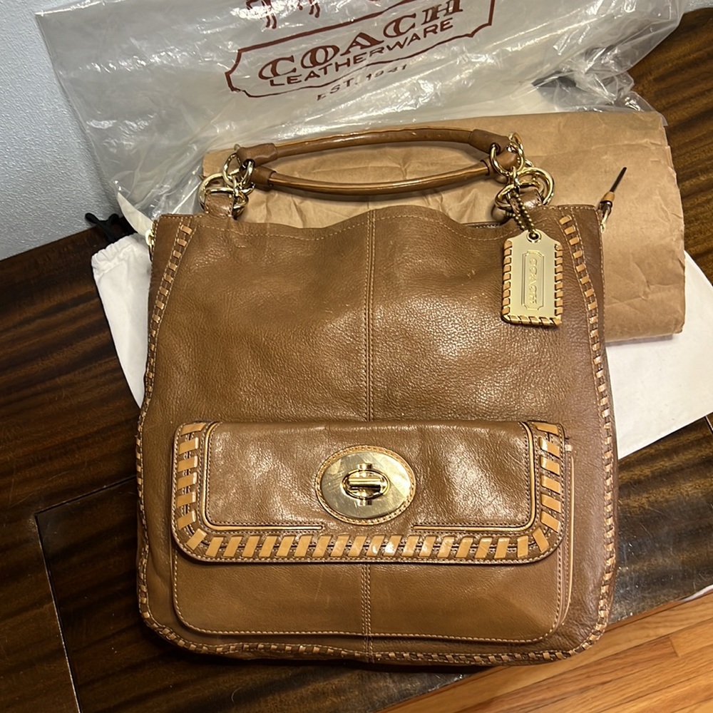 NWT Coach Devin Camel/Gold Expandable Leather/Patent Leather Duffle 15995